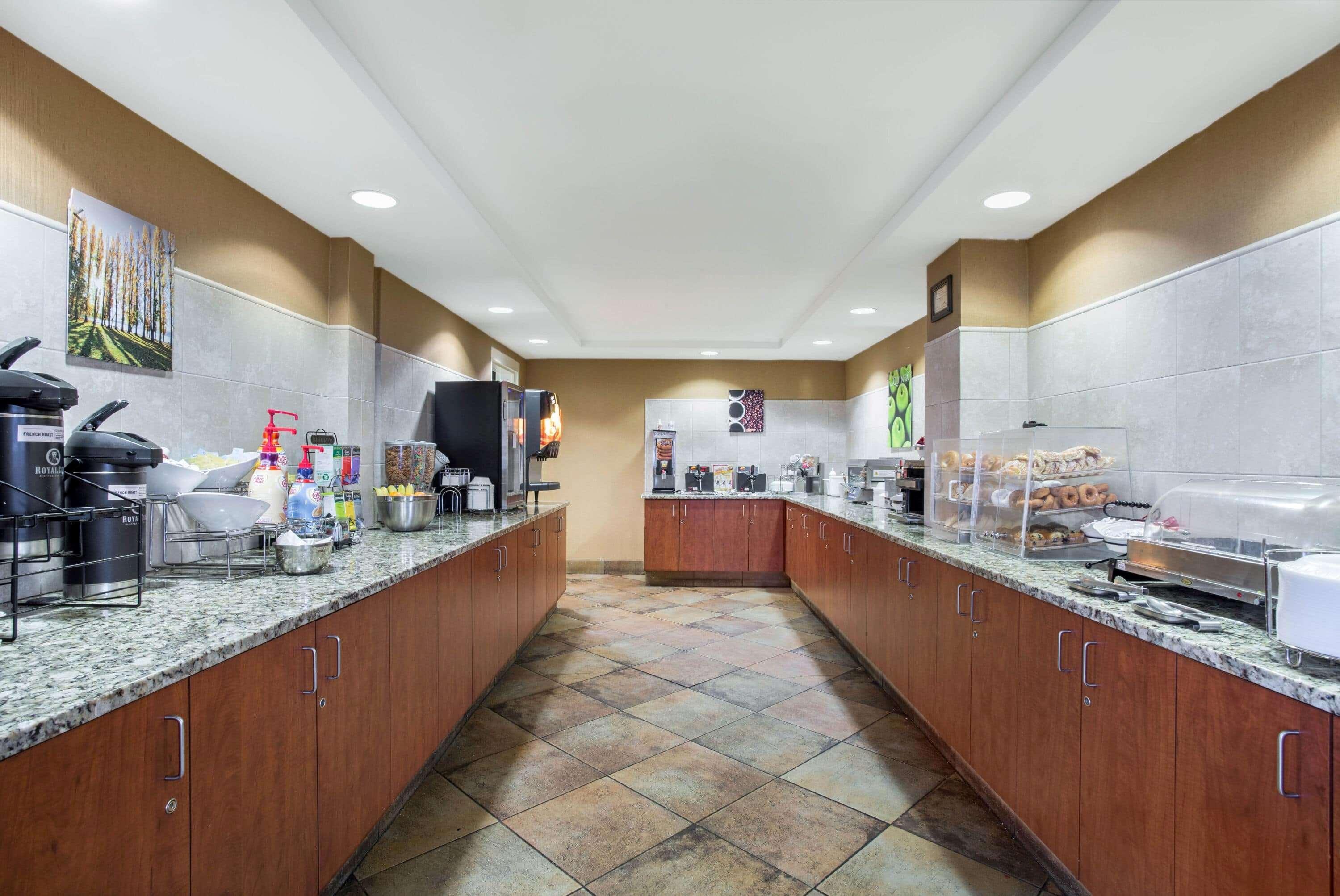 Hampton Inn Manchester Downtown מראה חיצוני תמונה