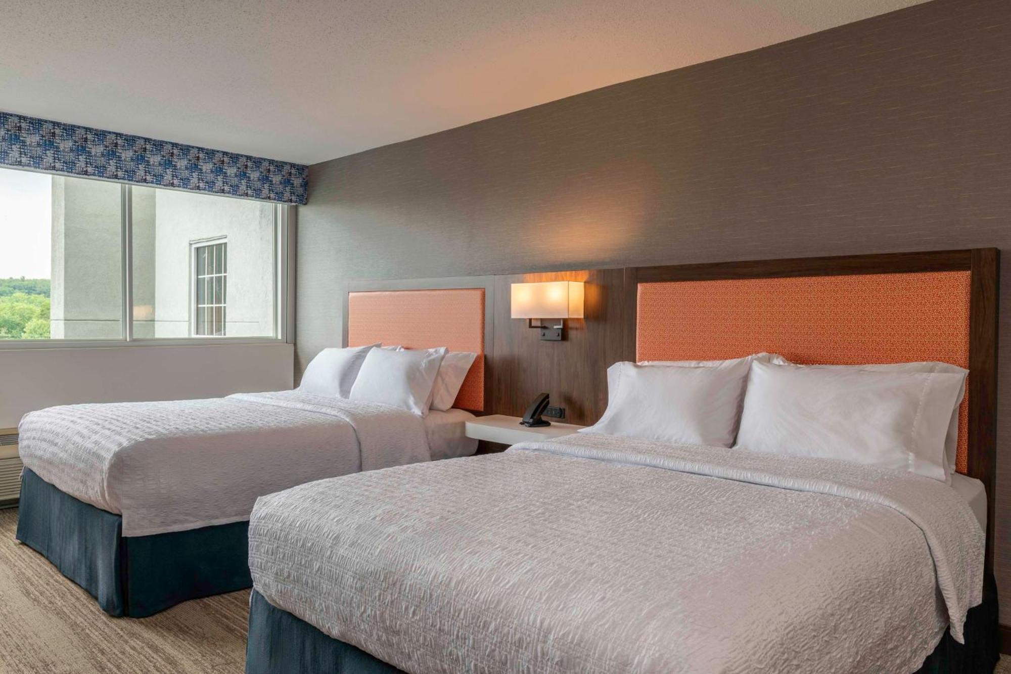 Hampton Inn Manchester Downtown מראה חיצוני תמונה