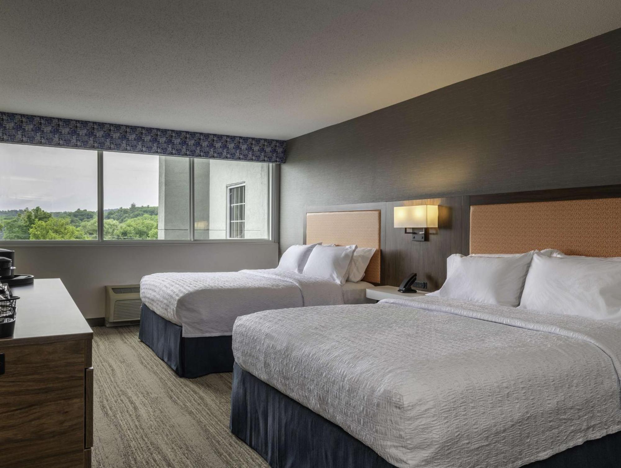 Hampton Inn Manchester Downtown מראה חיצוני תמונה