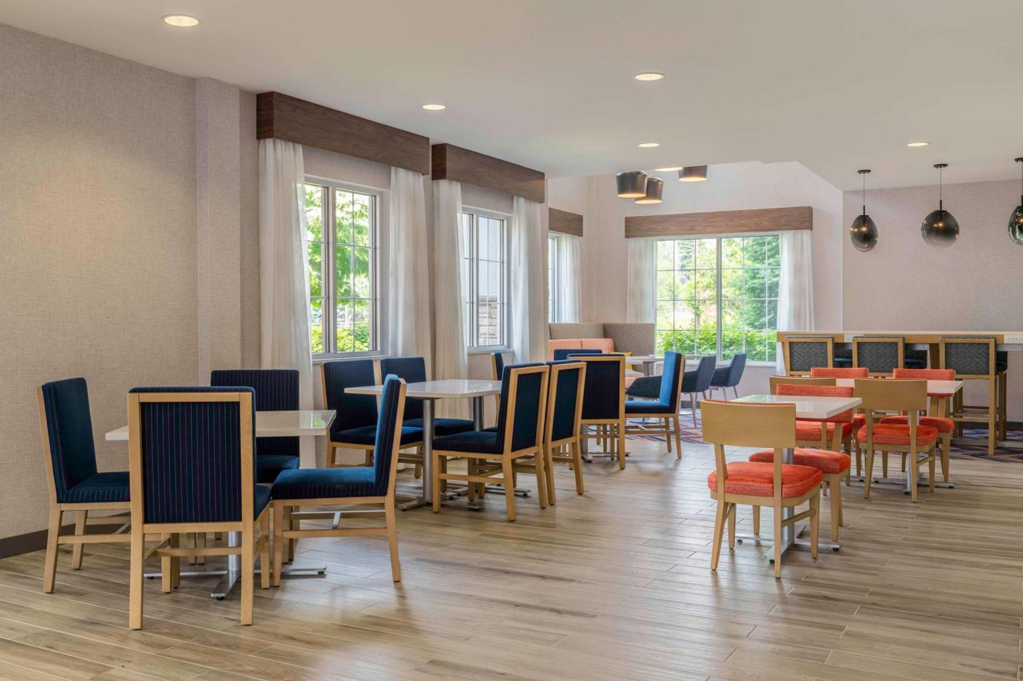 Hampton Inn Manchester Downtown מראה חיצוני תמונה