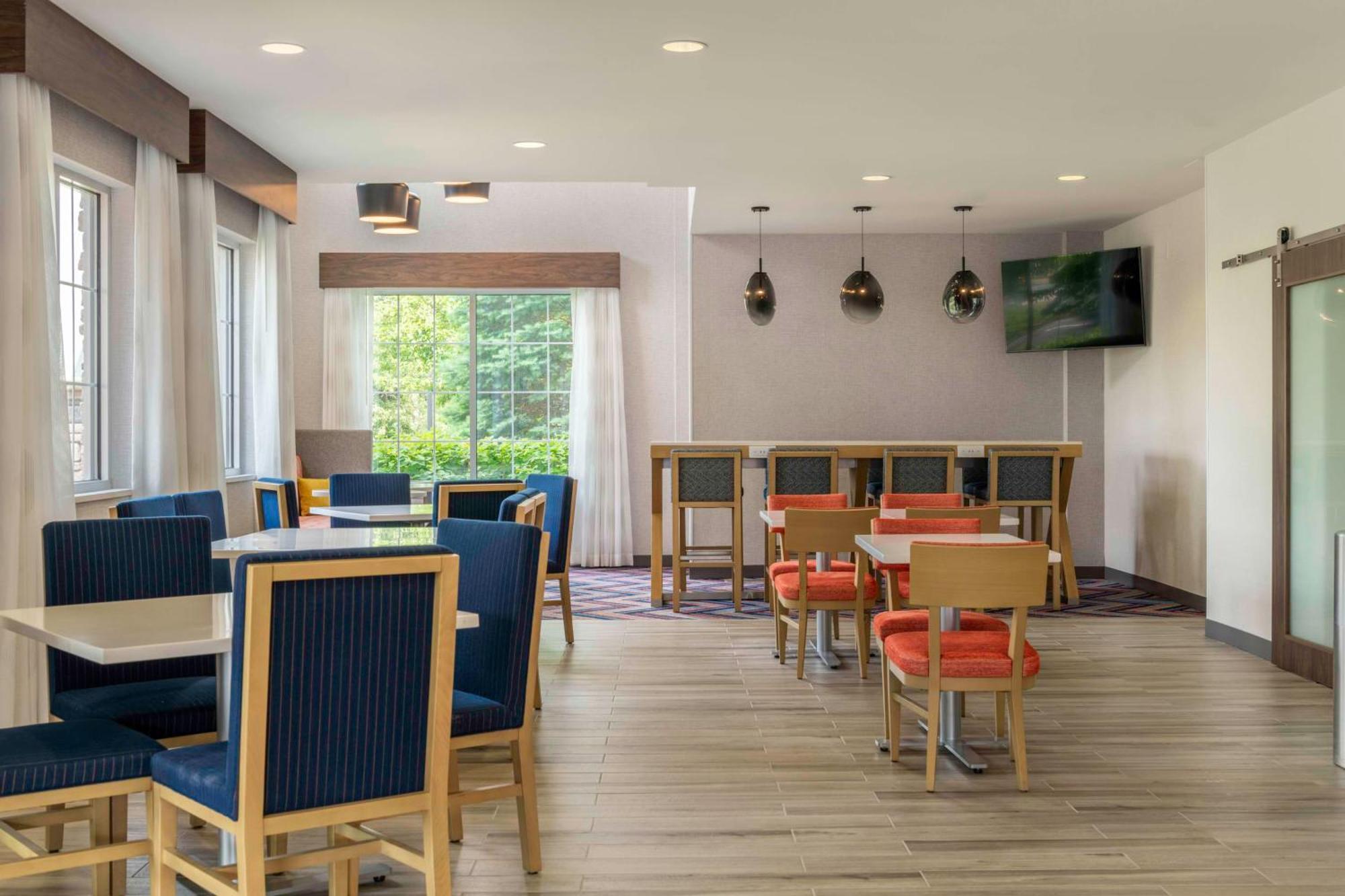 Hampton Inn Manchester Downtown מראה חיצוני תמונה