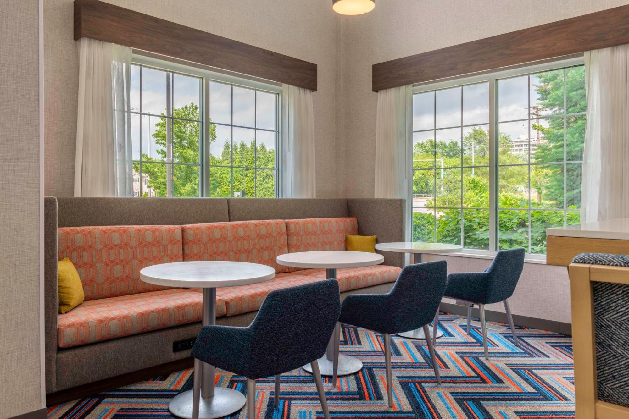 Hampton Inn Manchester Downtown מראה חיצוני תמונה