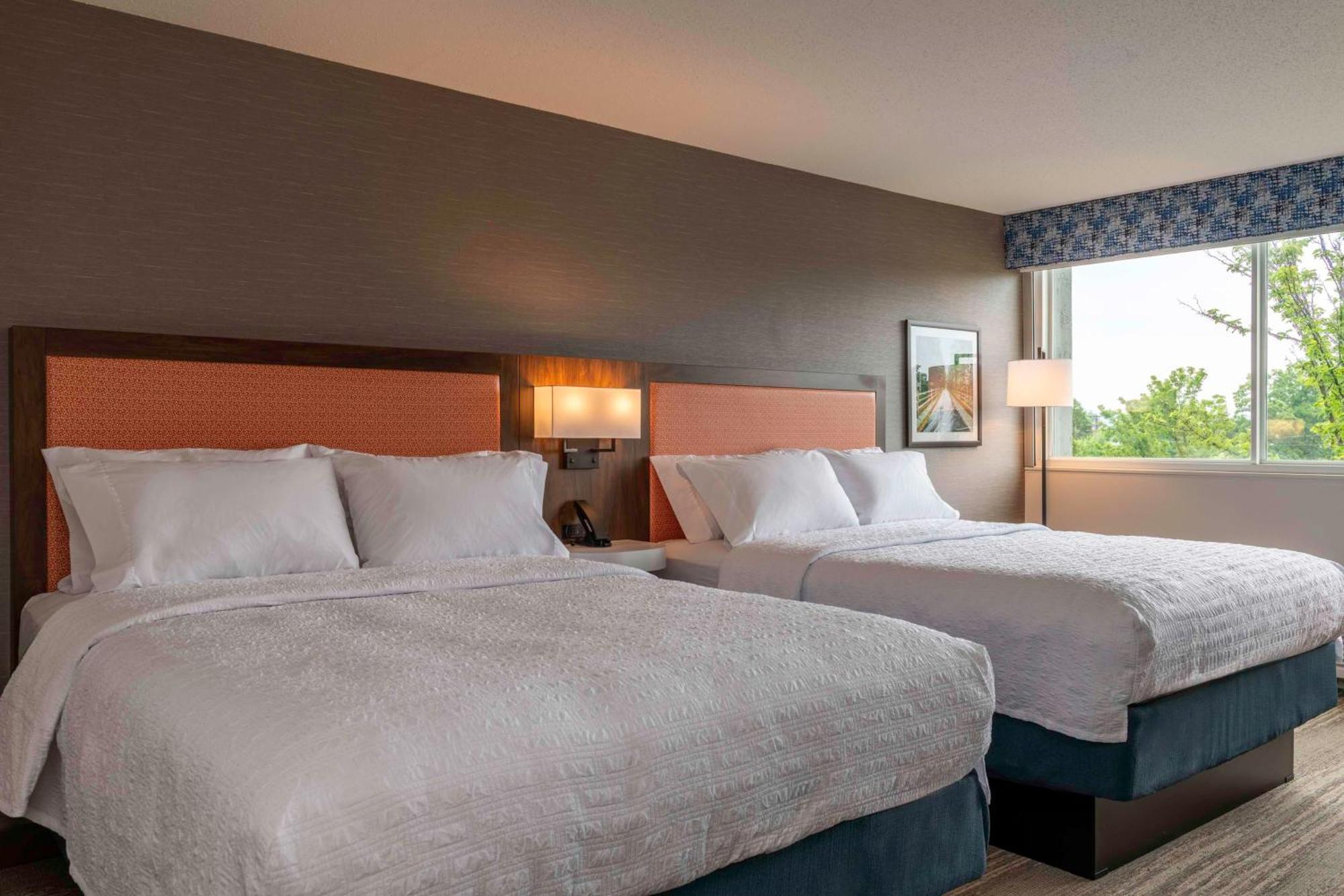 Hampton Inn Manchester Downtown מראה חיצוני תמונה