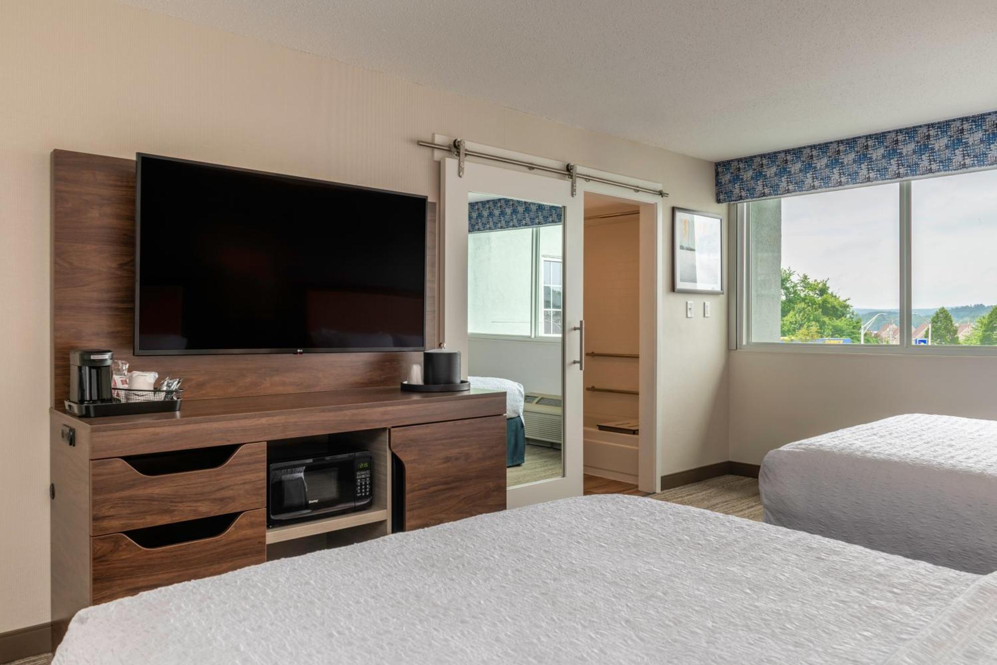 Hampton Inn Manchester Downtown מראה חיצוני תמונה