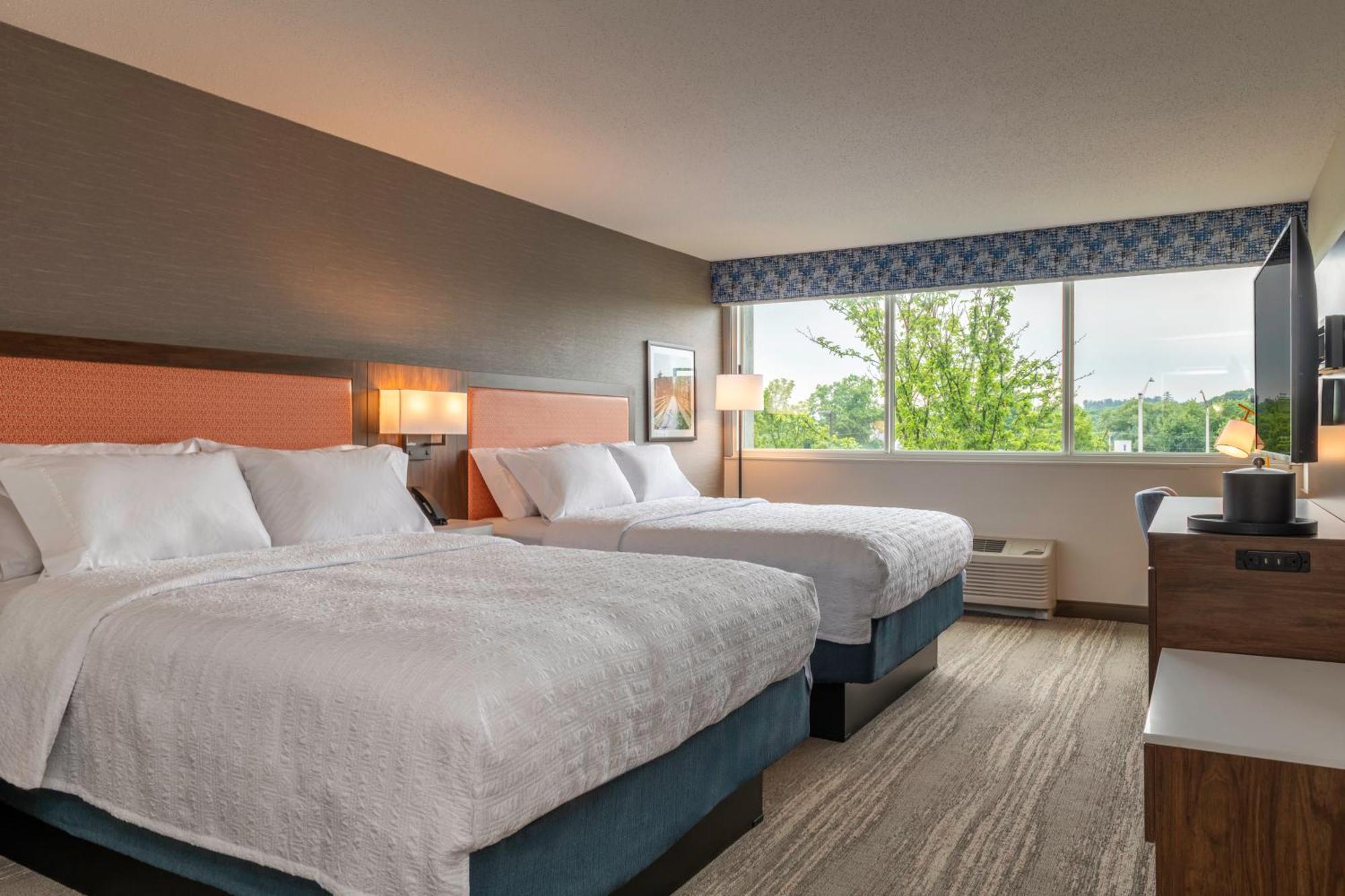 Hampton Inn Manchester Downtown מראה חיצוני תמונה