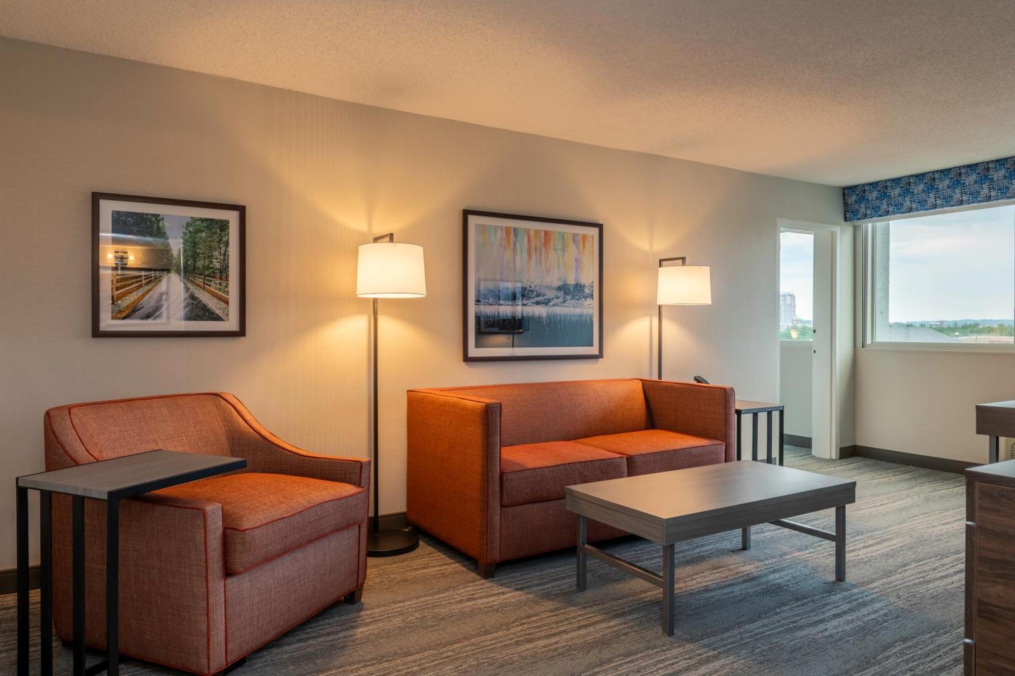 Hampton Inn Manchester Downtown מראה חיצוני תמונה