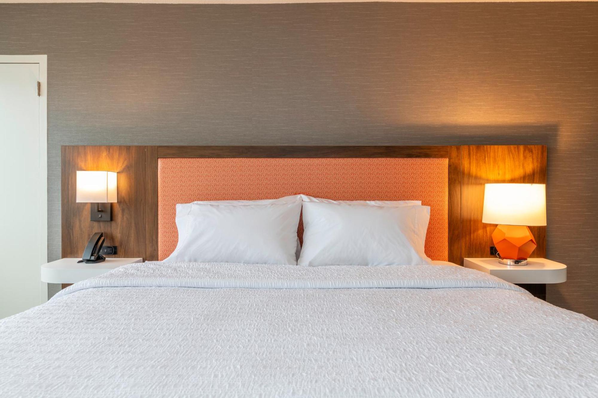 Hampton Inn Manchester Downtown מראה חיצוני תמונה