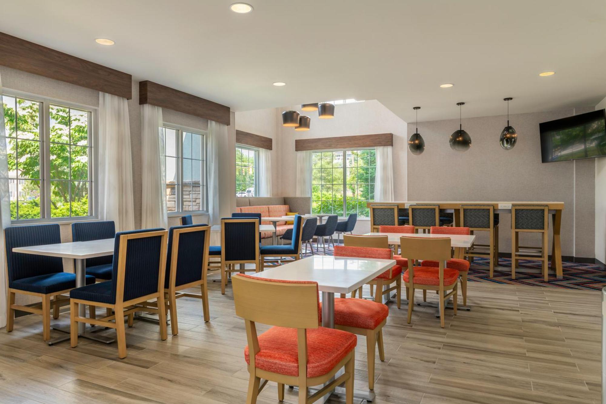 Hampton Inn Manchester Downtown מראה חיצוני תמונה
